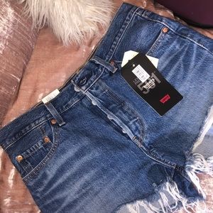 Levi 501 Mid Rise Denim Jean Shorts. Never worn.